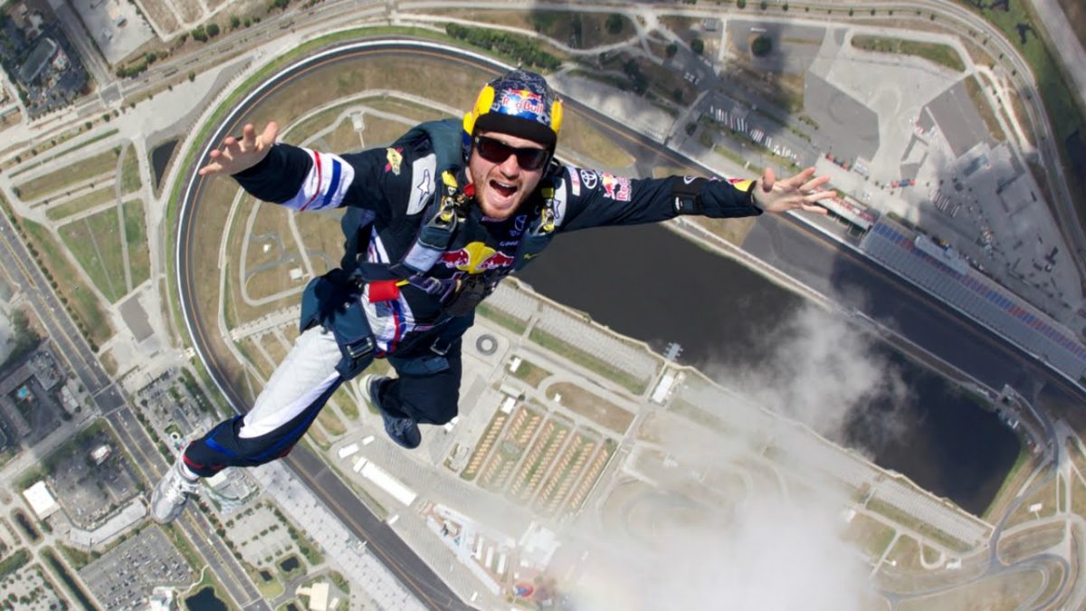 Luke Aikins made World Record as skydiver jumps 25,000 feet into a net